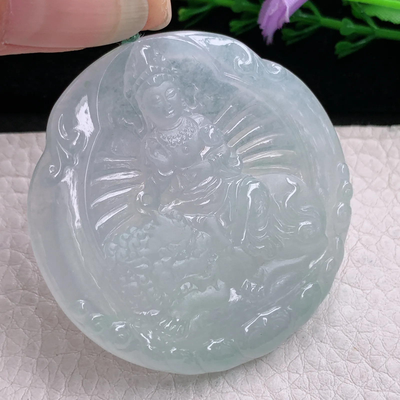 yn实拍52.5*5.8缅甸翡翠精雕冰晴文殊菩萨 生肖守护神玉吊坠 玉挂坠