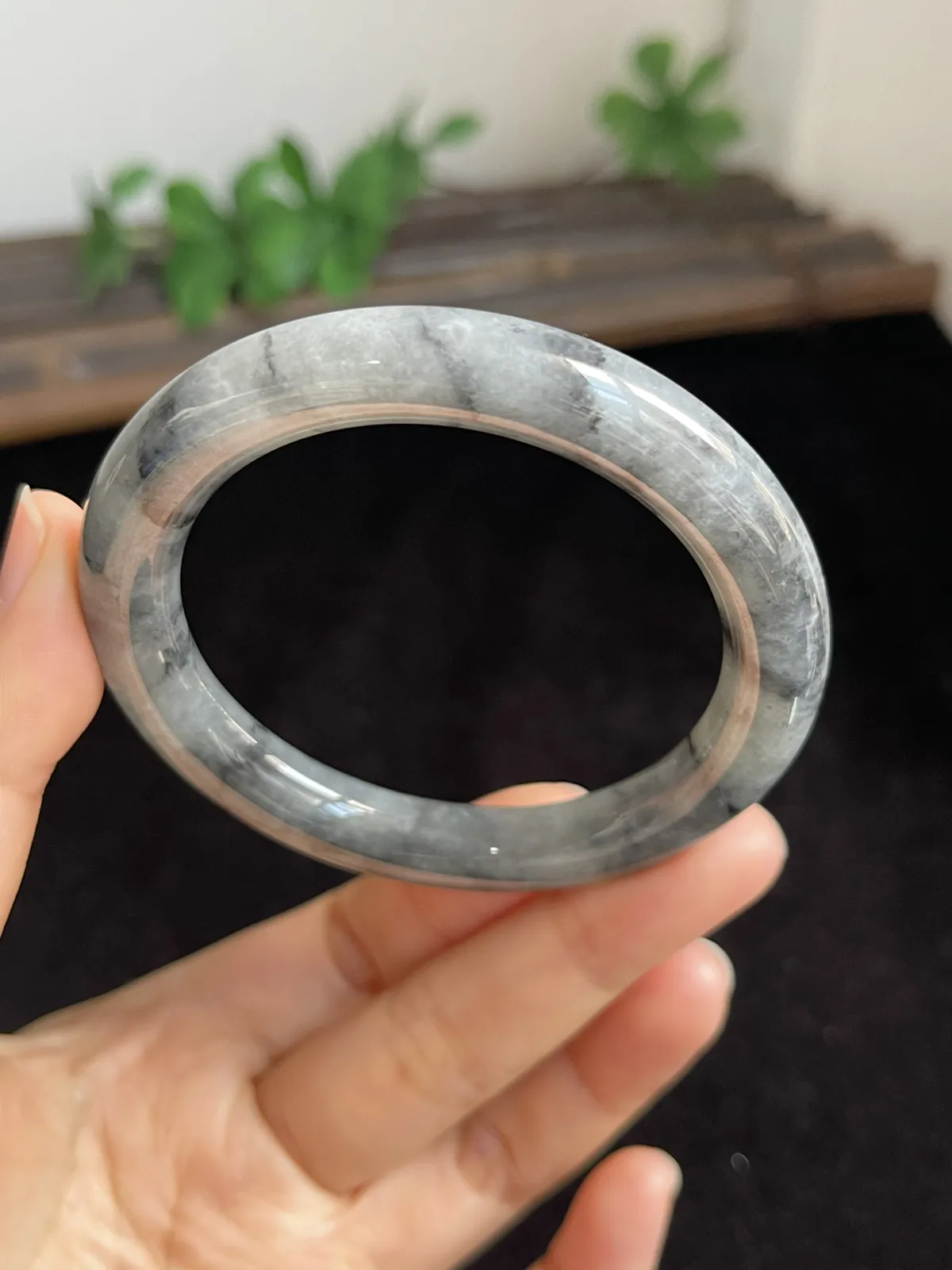 圆镯52圈口，翡翠手镯