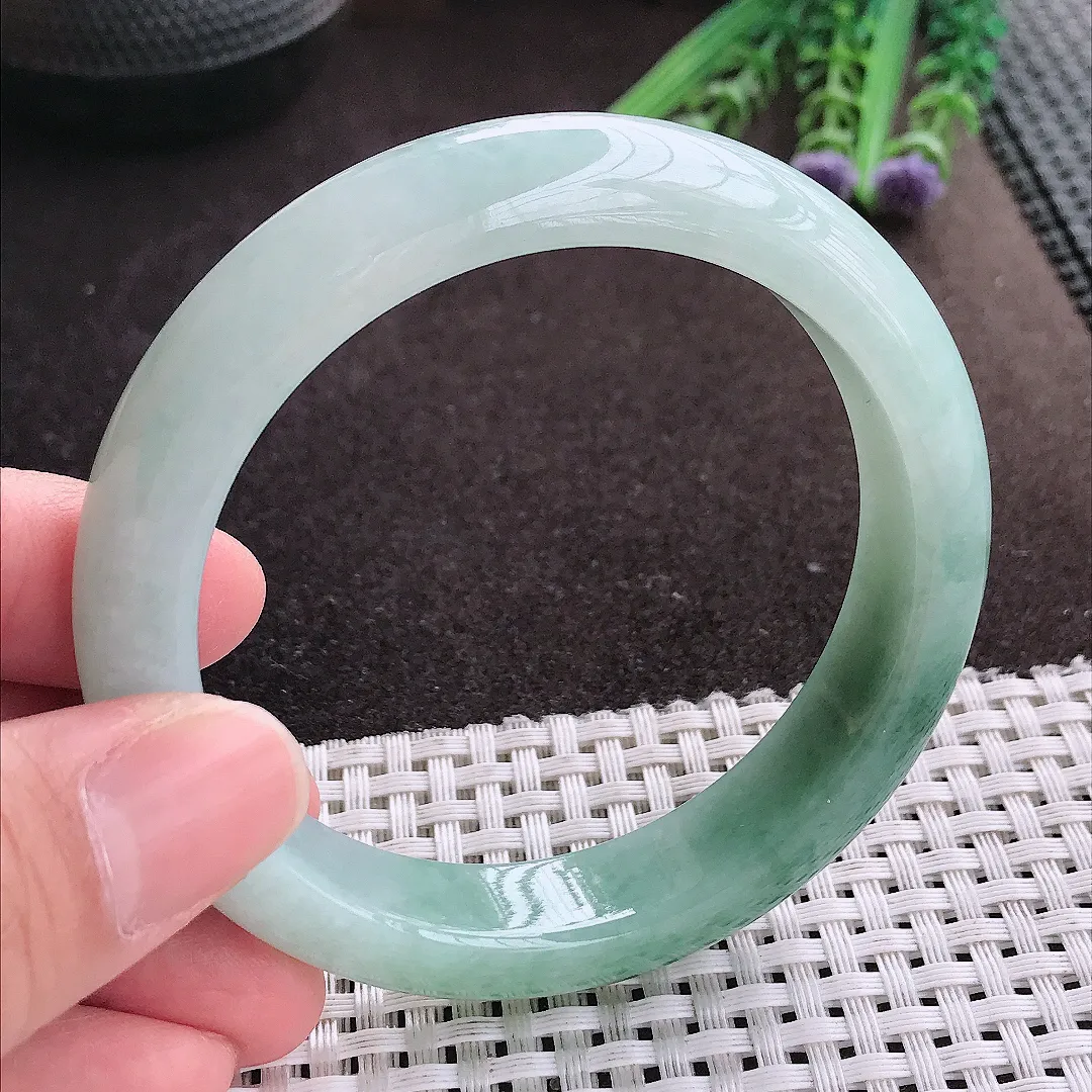 实拍A货翡翠57.8/13.1/8.7老坑冰润起胶飘花手镯宽边玉镯