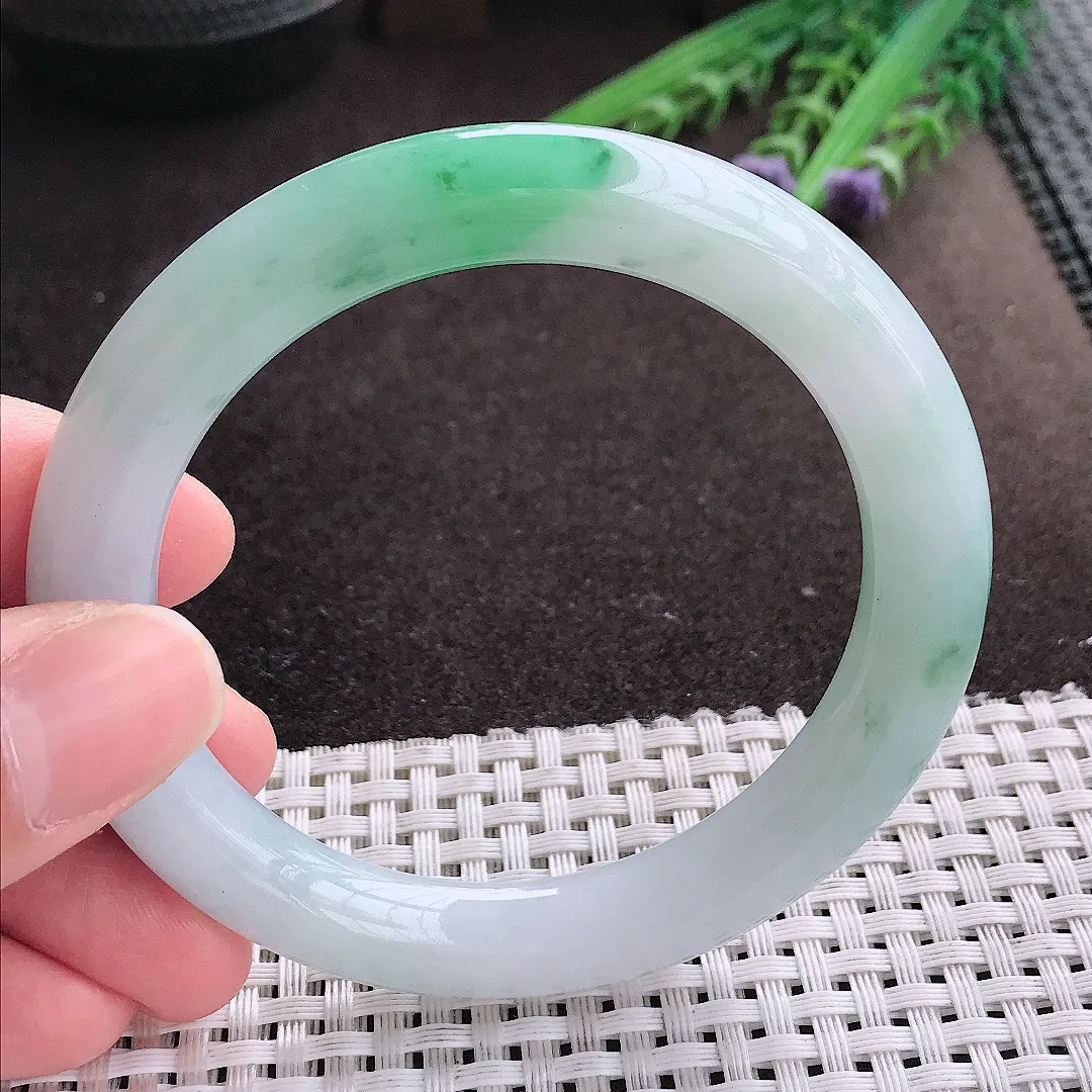 实拍A货翡翠56/9.7/9.9老坑冰润起胶飘绿圆条手镯翡翠玉镯玉手环