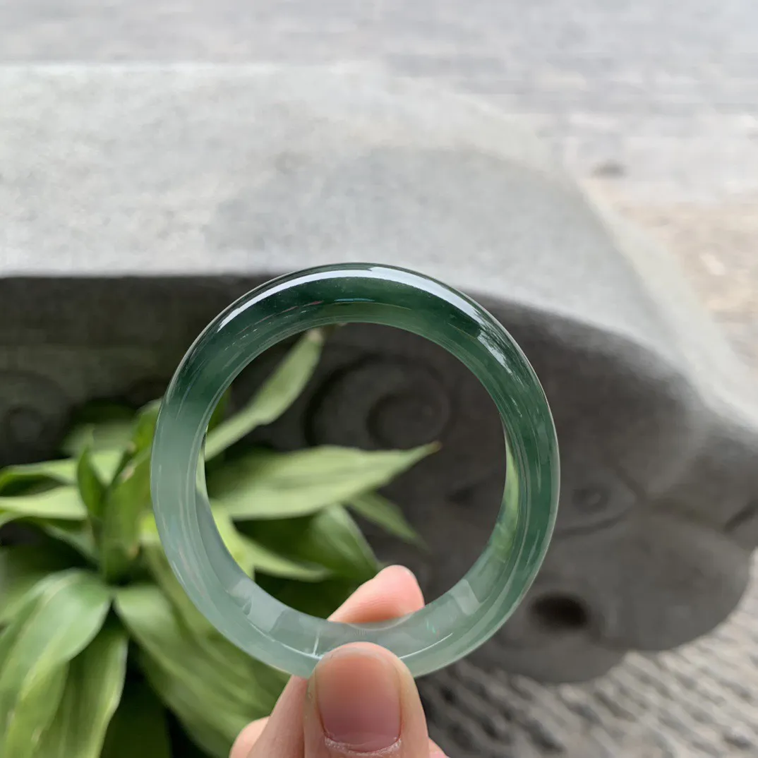 圈口54.8-46.6-11.5-7 【芙蓉绿贵妃手镯】贵妃54 55可戴