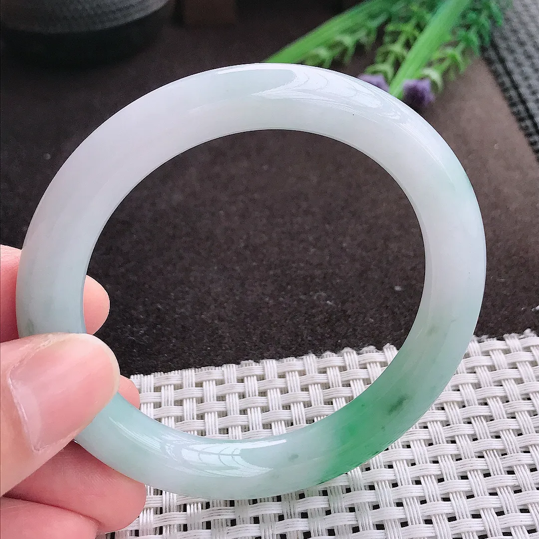 实拍A货翡翠56/9.7/9.9老坑冰润起胶飘绿圆条手镯翡翠玉镯玉手环