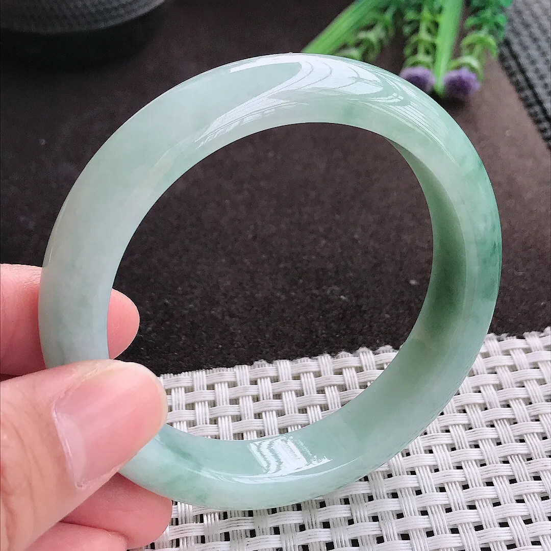 实拍A货翡翠57.8/13.1/8.7老坑冰润起胶飘花手镯宽边玉镯