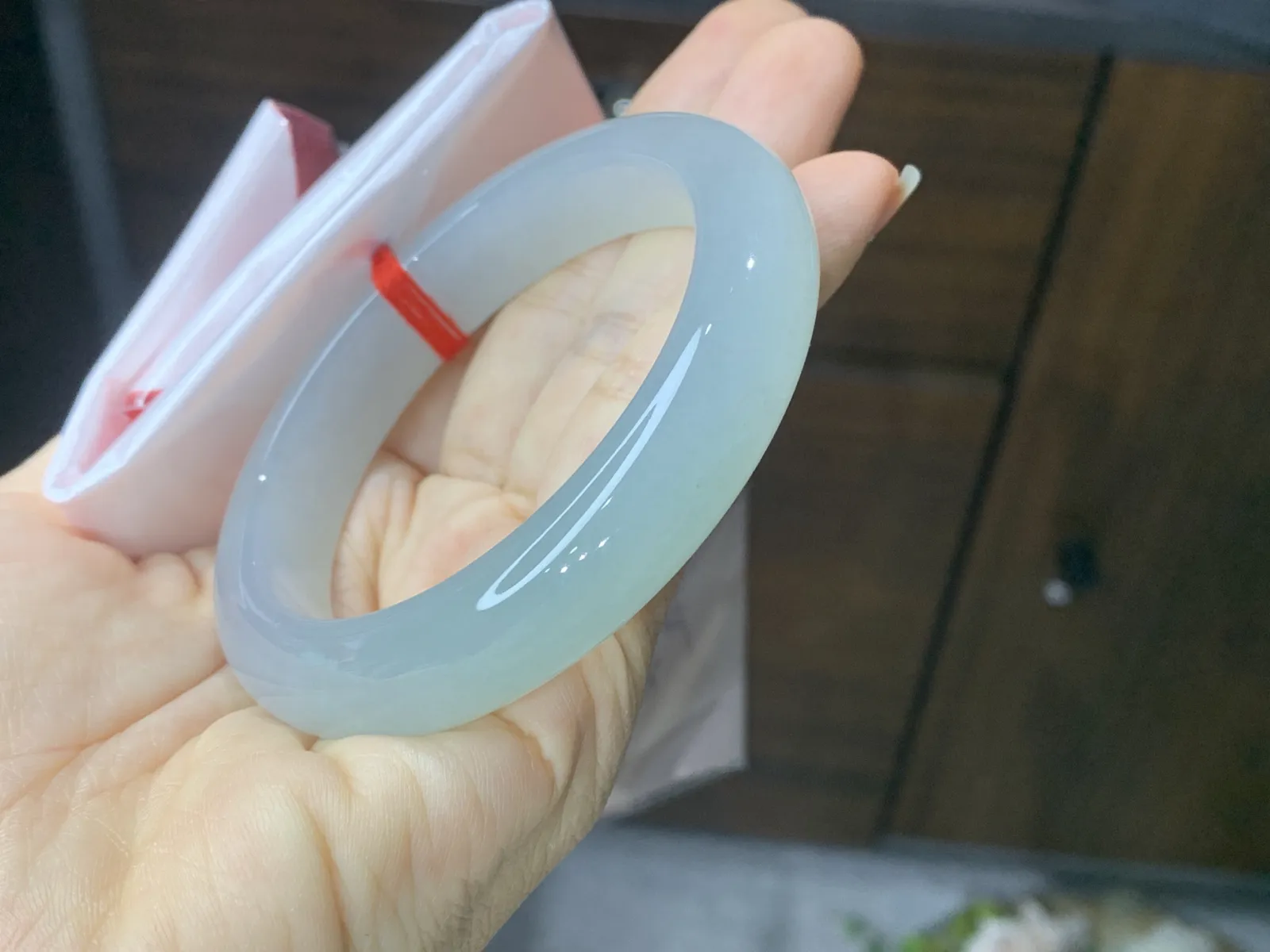 ️56.5圈口冰晴水正圈手镯，晴水色很明媚，底子干净细腻，种老起胶，卡56.5-12-9