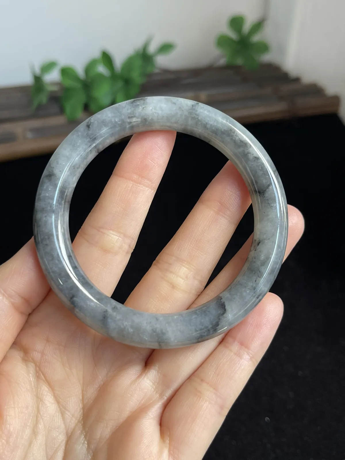 圆镯52圈口，翡翠手镯