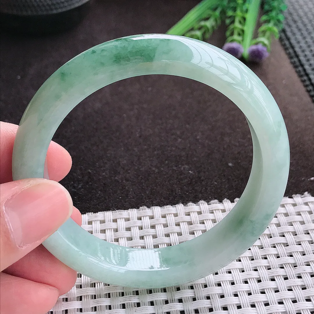 实拍A货翡翠57.8/13.1/8.7老坑冰润起胶飘花手镯宽边玉镯