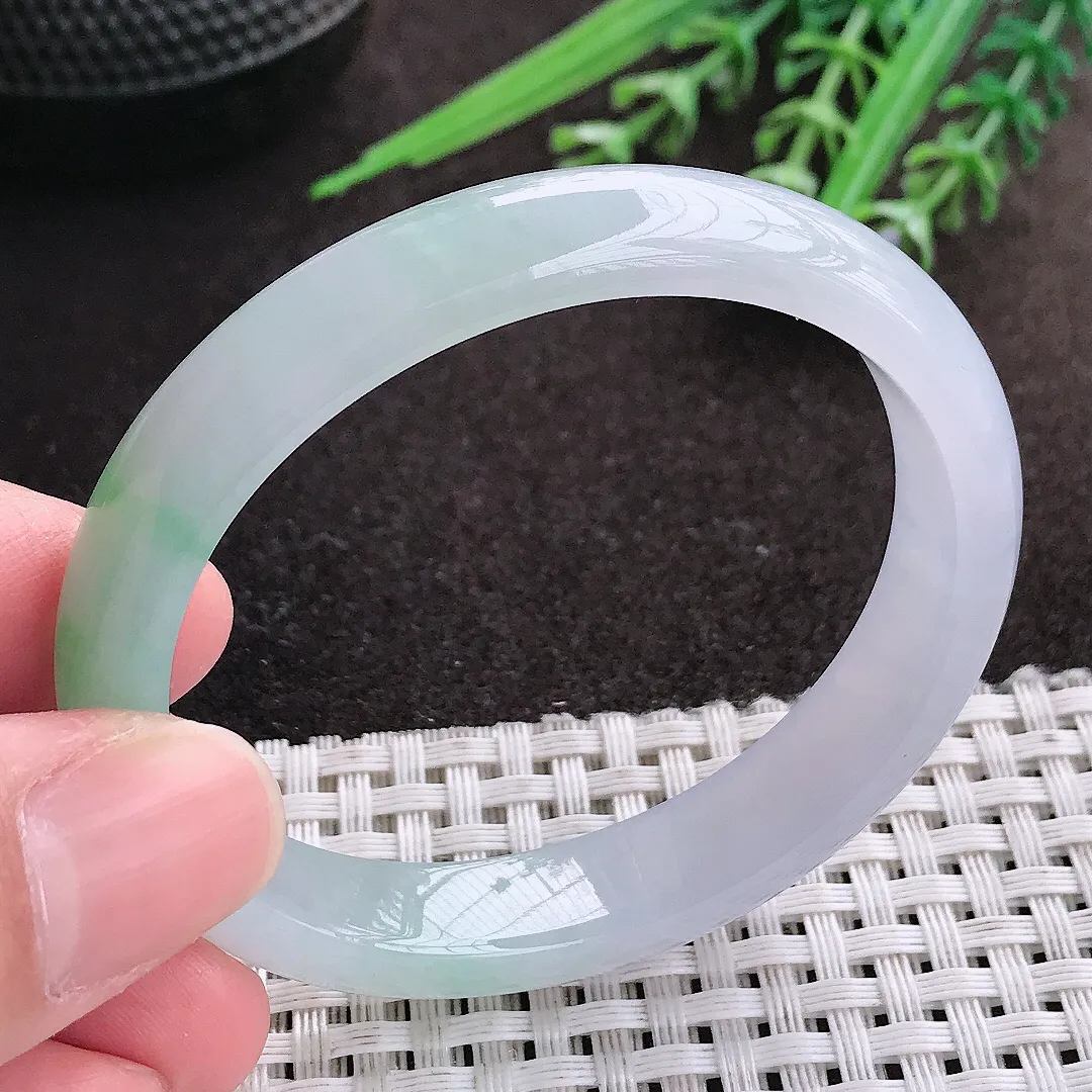 实拍A货翡翠52/46/10.8/6.6小圈口老坑冰胶果冻飘绿贵妃手镯宽边玉镯