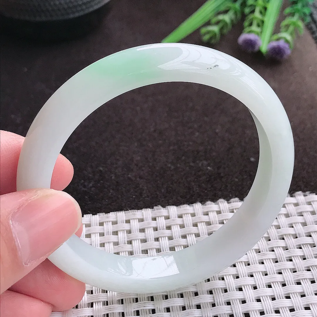 实拍A货翡翠55.8/10.2/7.8老坑冰润起胶手镯宽边玉镯