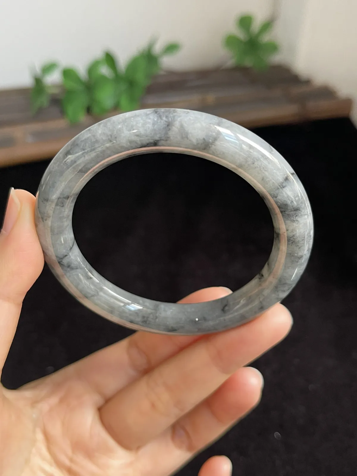 圆镯52圈口，翡翠手镯