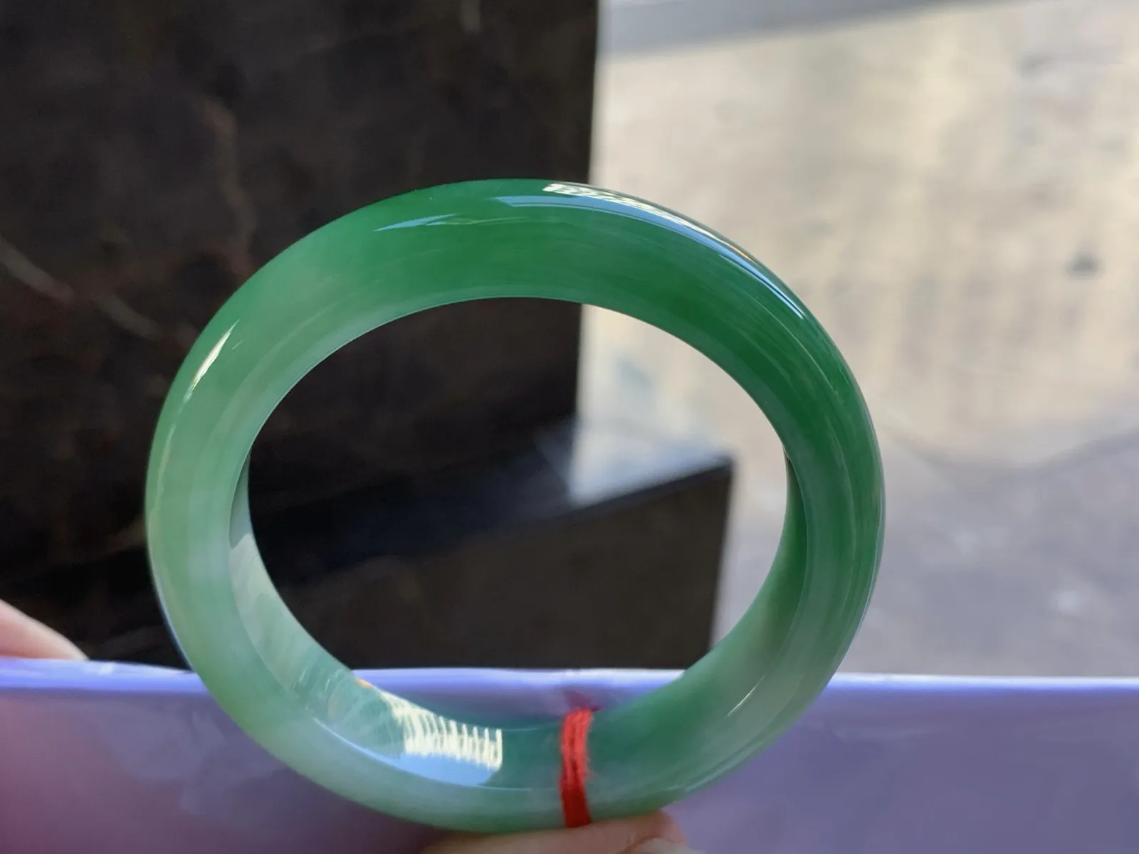 56.5-12.6-9.1

浓绿色手镯^_^颜色鲜艳