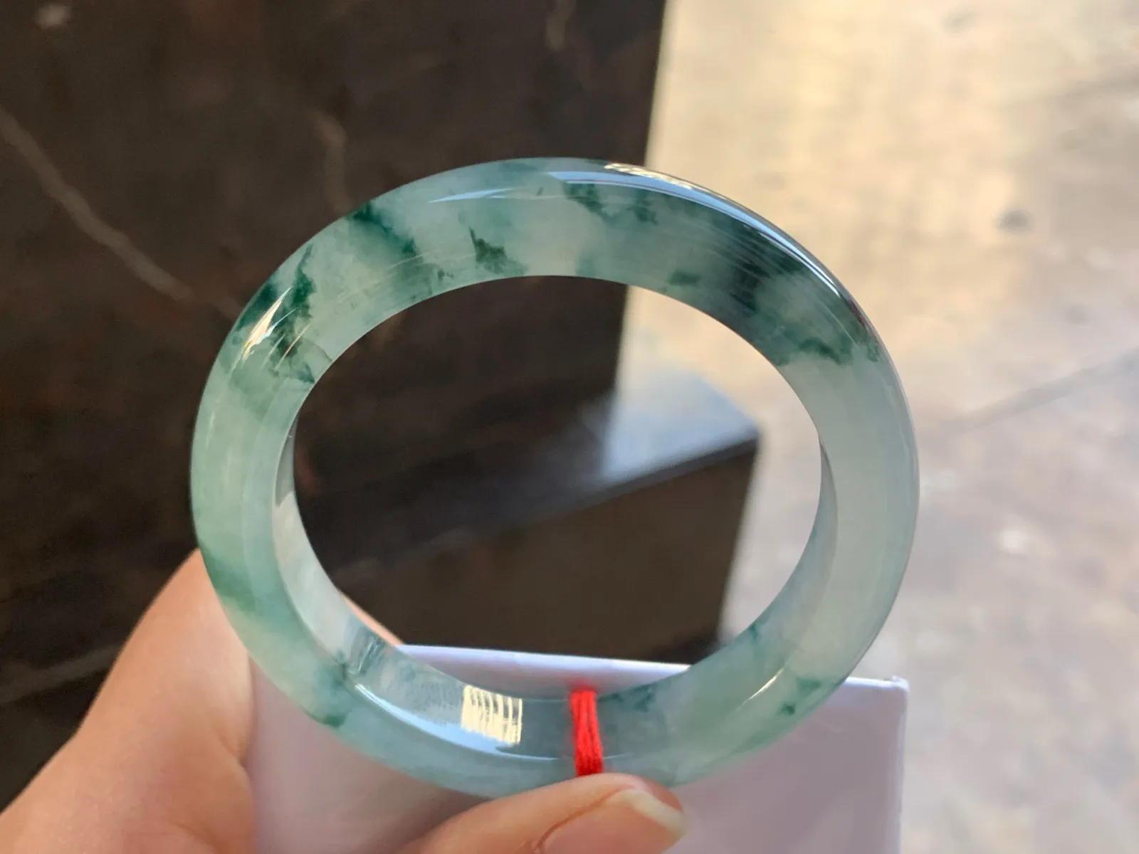 55-12-8.9

蓝花手镯^_^飘花哦浓郁 鲜艳 玉质温润