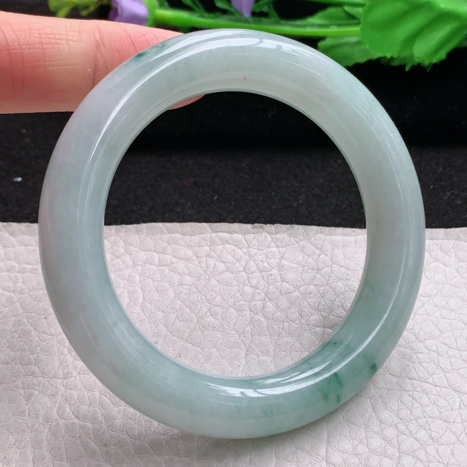 js小圈口52*11.2美人镯 缅甸翡翠a货精美飘花圆条玉手镯 玉手环