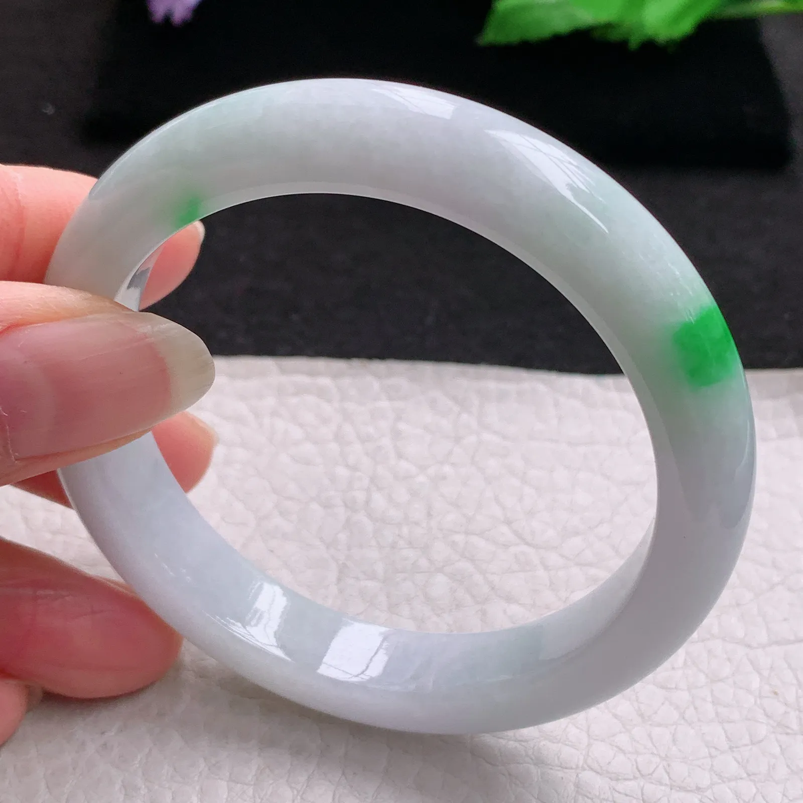 yh自然光55.5*11.3*8.5平安镯 缅甸翡翠a货玉手镯白底青玉手环