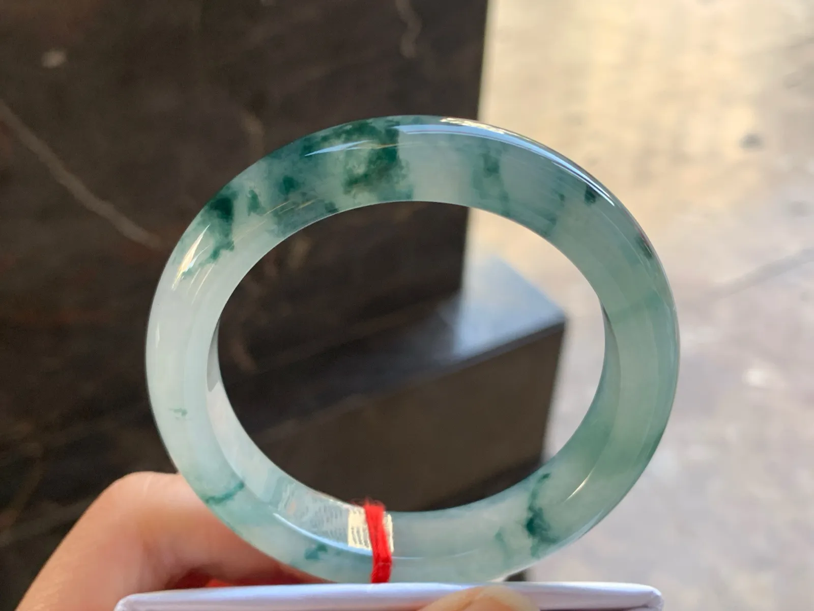 55-12-8.9

蓝花手镯^_^飘花哦浓郁 鲜艳 玉质温润