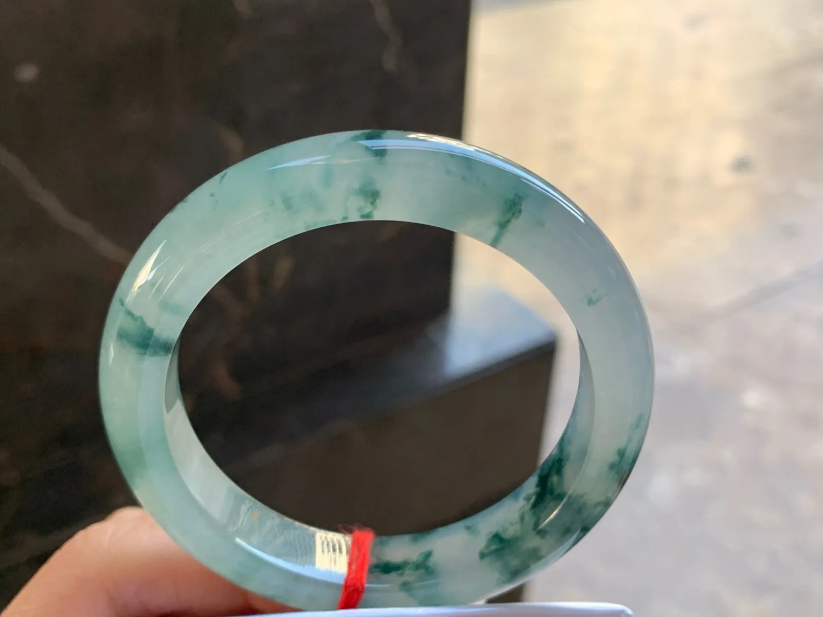 55-12-8.9

蓝花手镯^_^飘花哦浓郁 鲜艳 玉质温润