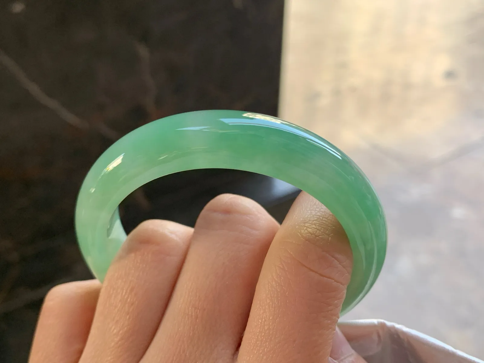 52-12.6-8

晴绿手镯^_^玉质温润 细腻