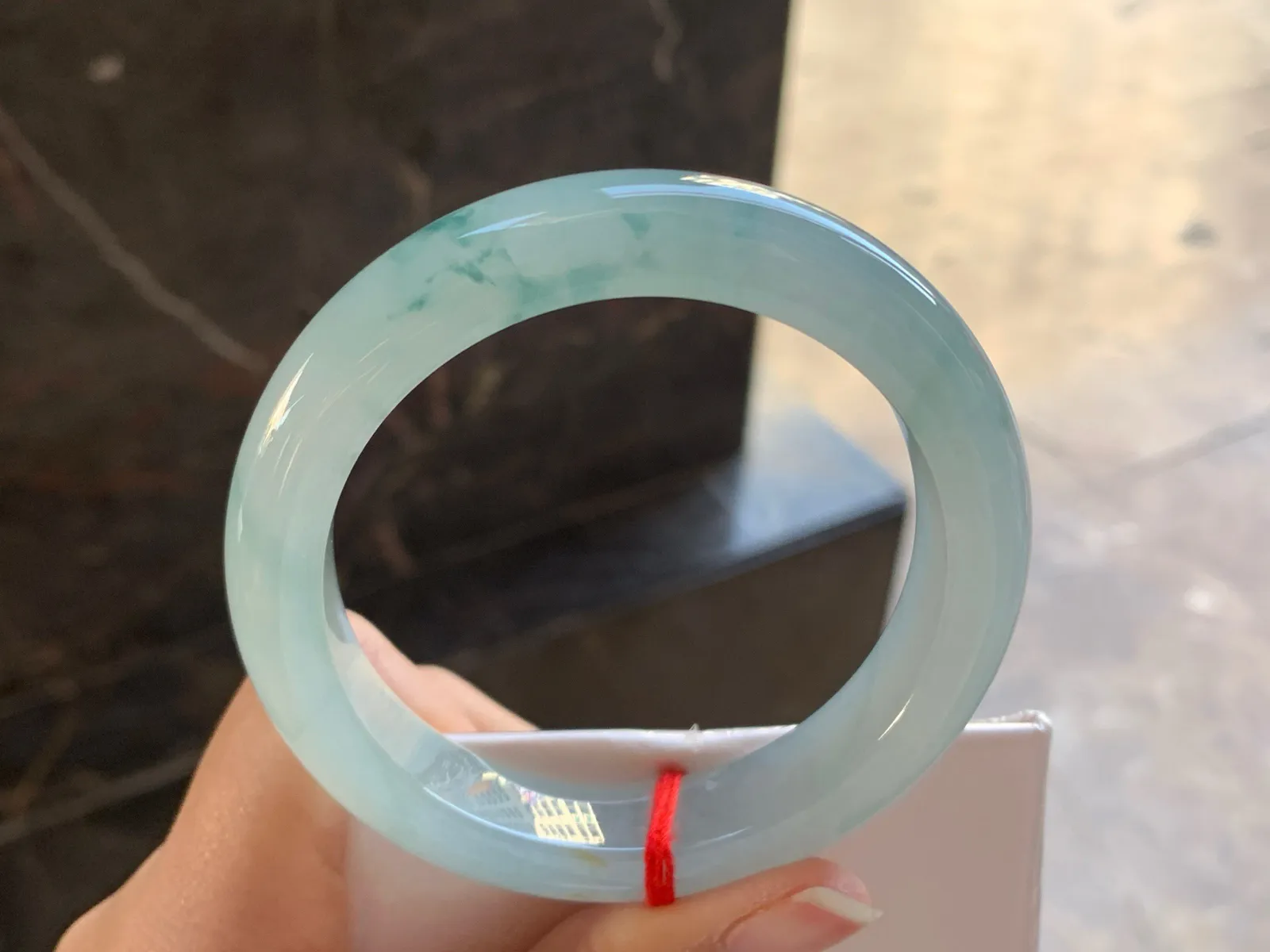 57-12.4-9.4

蓝花手镯^_^飘花灵韵 细腻