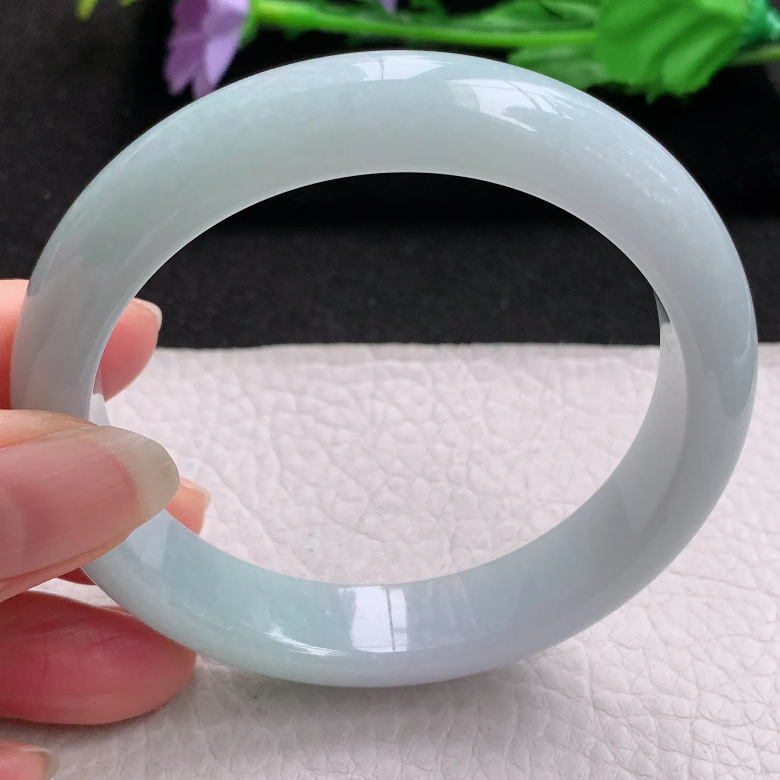 js实拍59*13.5*8.6平安镯 缅甸翡翠a货精美浅绿水润宽边玉手镯 玉手环