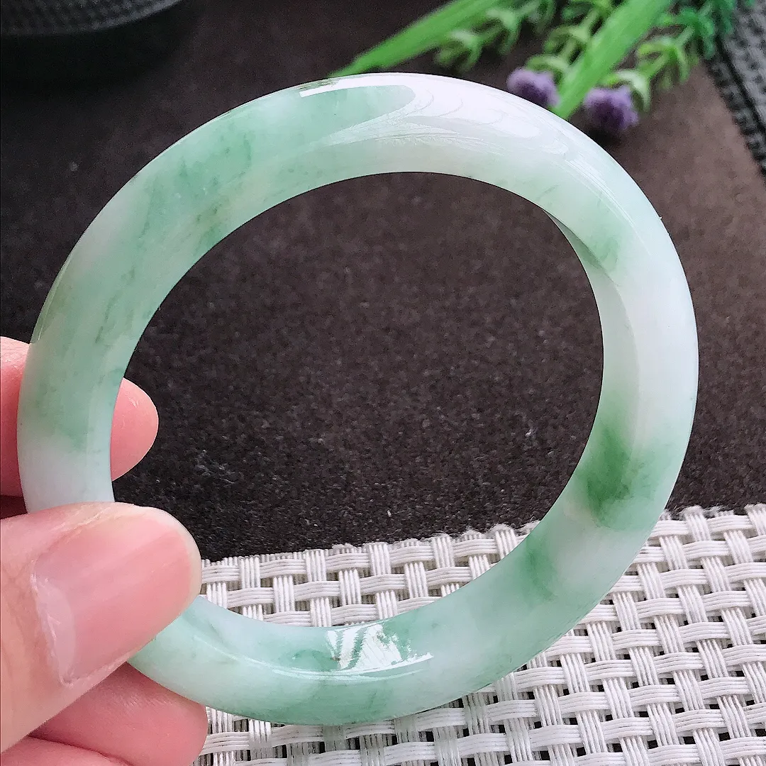 实拍A货翡翠56.5/11.4/8.5老坑冰润飘花手镯宽边玉镯子