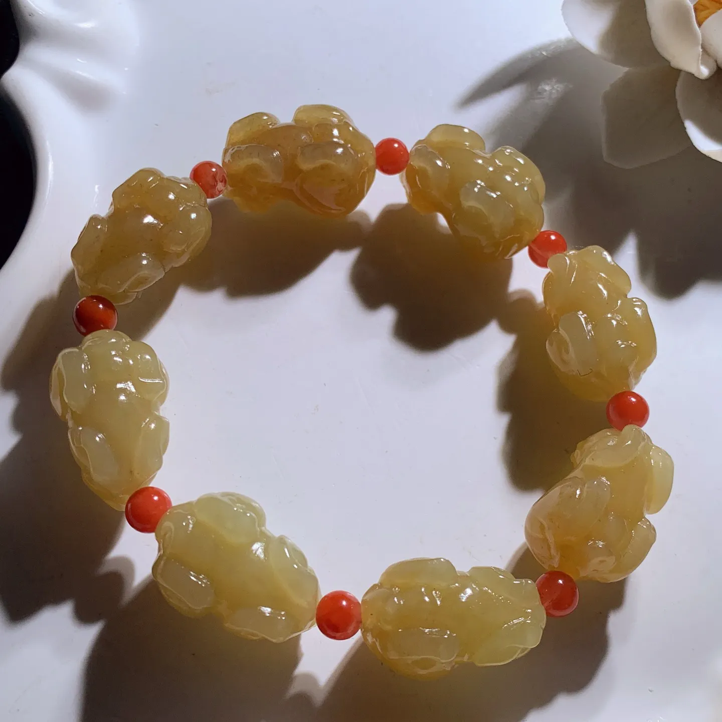 新疆和田玉且末糖招财进宝貔貅手串 单颗尺寸20/14/14重45克 无裂无杂 玉质细腻油润 底色纯净 脂粉好，品质好。lt260124