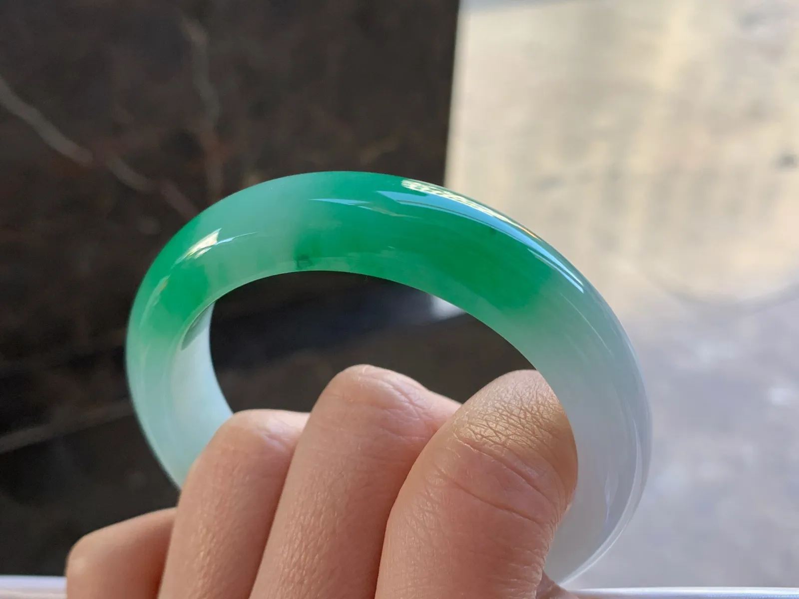 53.5-13-8.7

浓绿色手镯^_^底妆干净 鲜艳