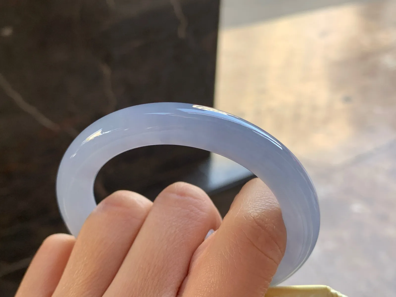 53-9.7

紫罗兰圆条手镯^_^玉质温润