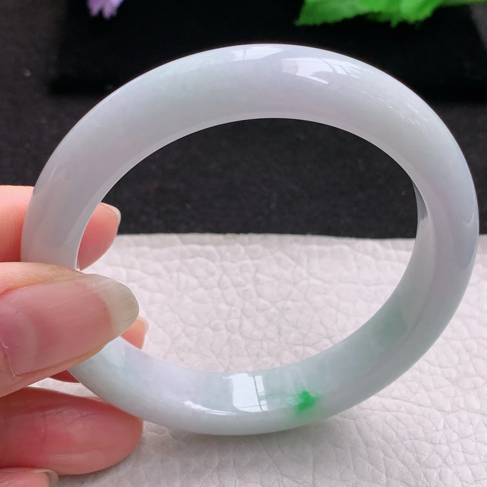 yh自然光55.5*11.3*8.5平安镯 缅甸翡翠a货玉手镯白底青玉手环