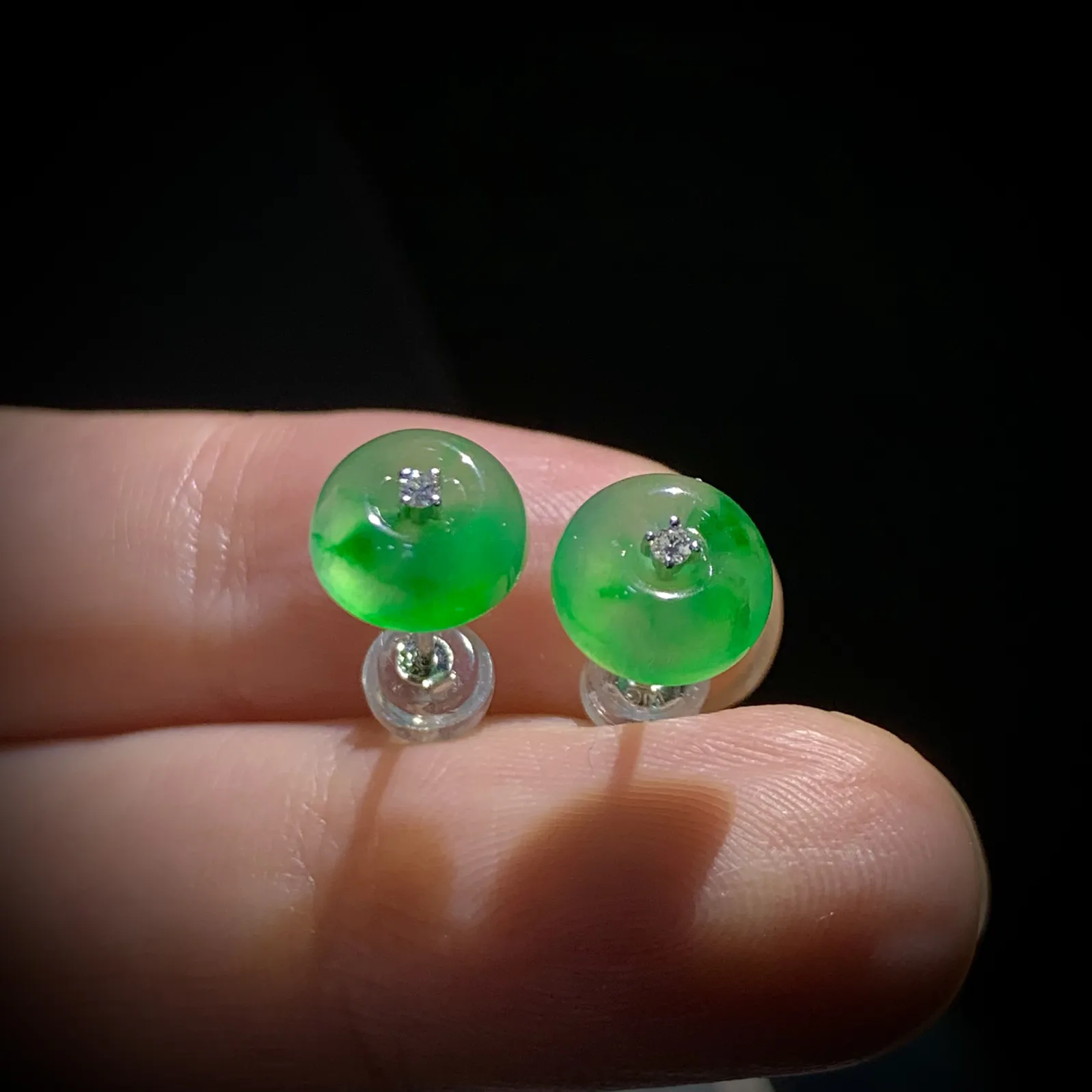 平安扣子耳钉，裸石8.5-4mm，1.62g，
18K金，南非钻，