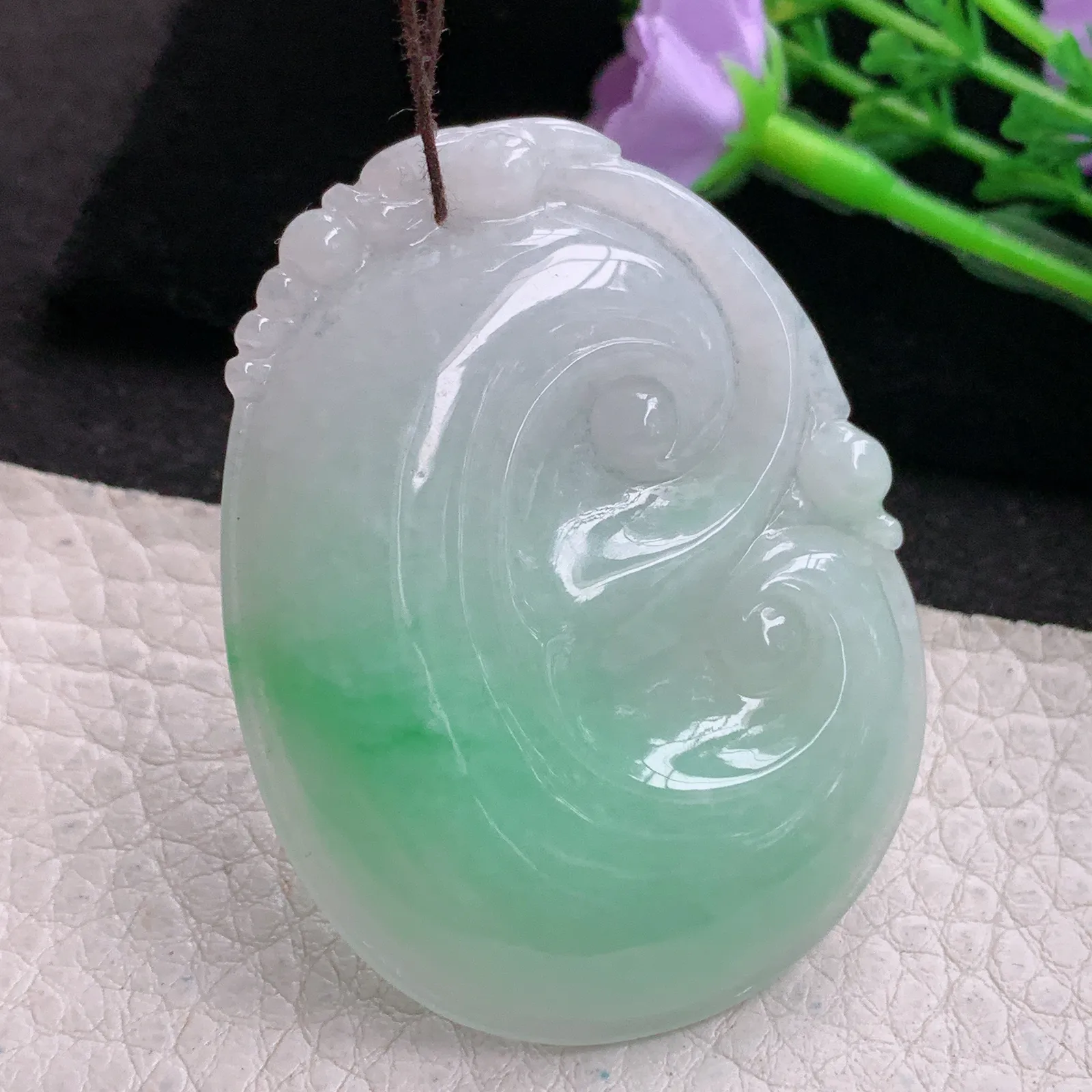 zen实拍53*41*5.6缅甸翡翠精美飘绿大如意 玉如意玉项坠 玉挂件