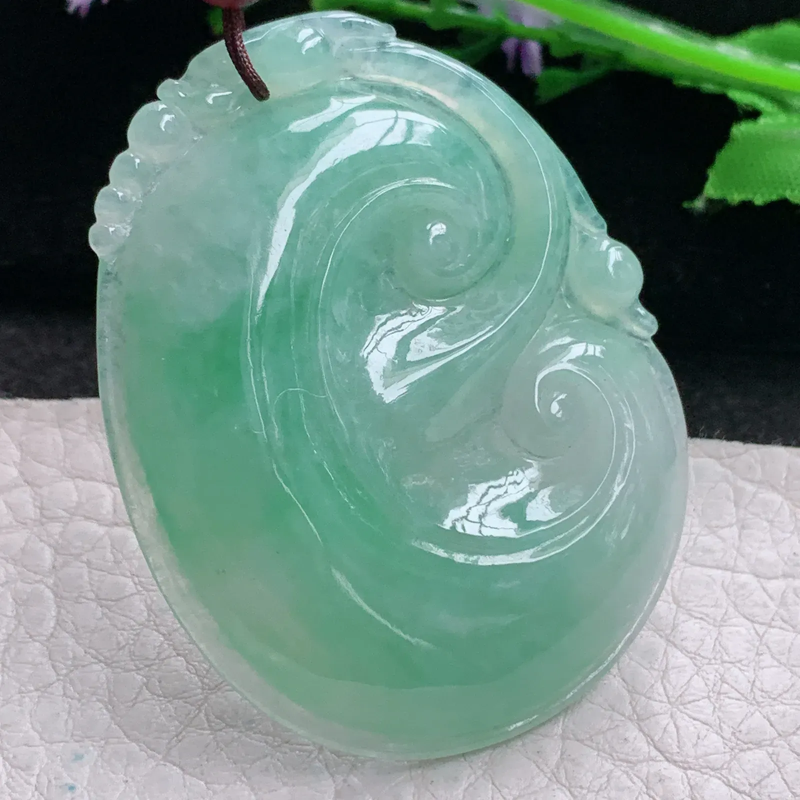 zen实拍53*40.8*5.6缅甸翡翠精美满绿飘花玉如意玉项坠 玉挂件