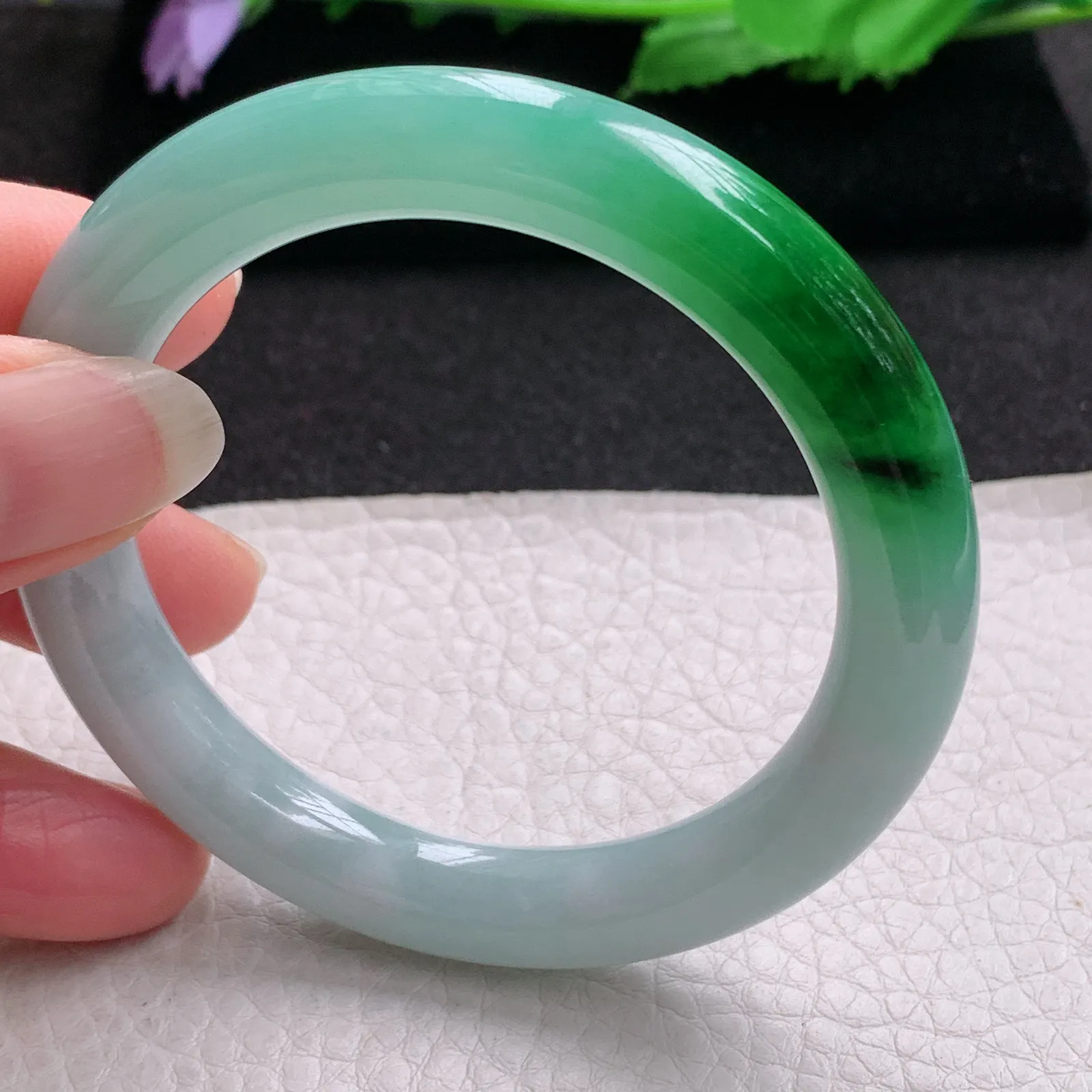 yh小圈口52.6*9.3*9.5美人镯 缅甸翡翠a货精美辣绿圆条玉手镯 叮当镯