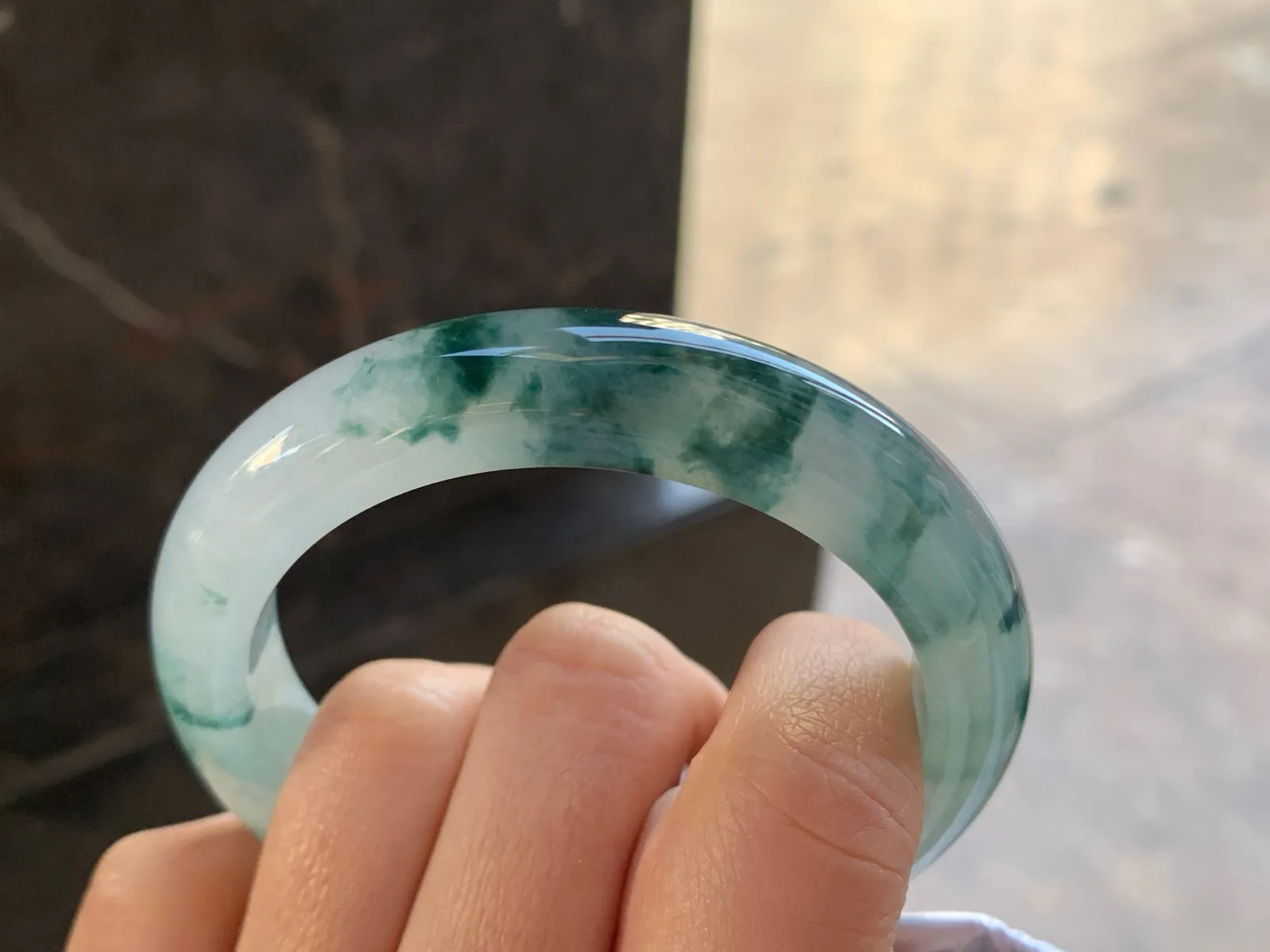 55-12-8.9

蓝花手镯^_^飘花哦浓郁 鲜艳 玉质温润