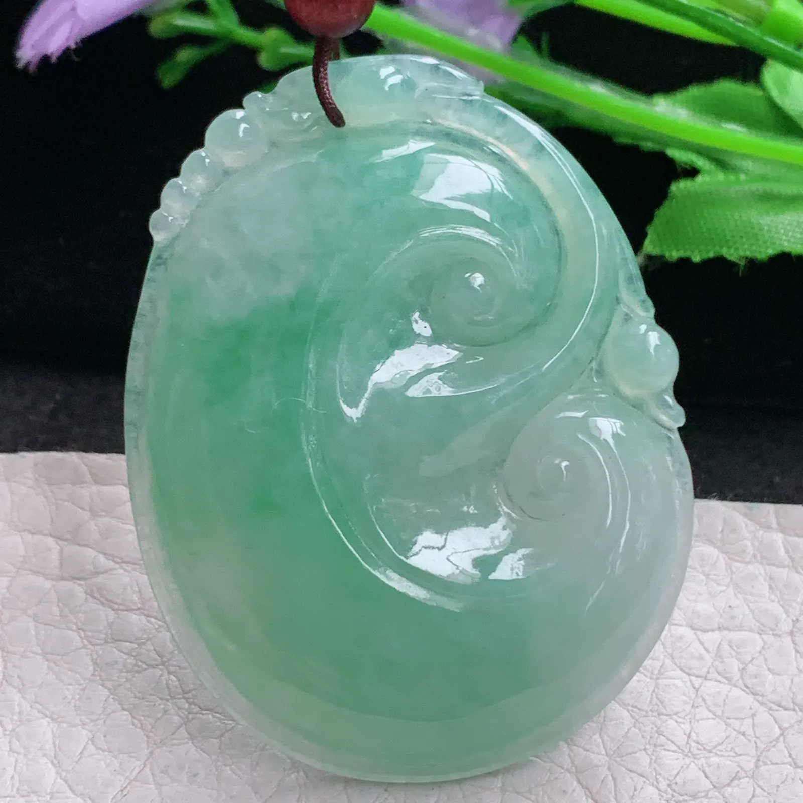 zen实拍53*40.8*5.6缅甸翡翠精美满绿飘花玉如意玉项坠 玉挂件