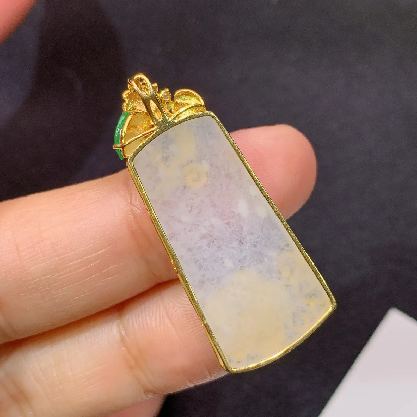 冰种无事牌吊坠，18k金镶嵌，冰润细腻，种水足，Hl 尺寸34.7*14.5*4.1