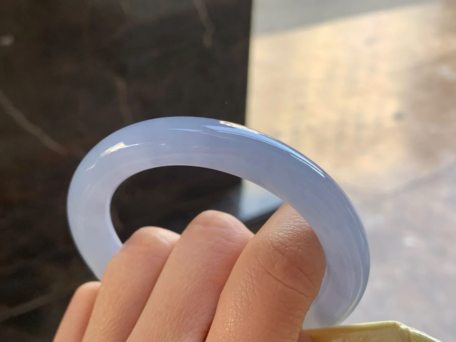 53-9.7

紫罗兰圆条手镯^_^玉质温润