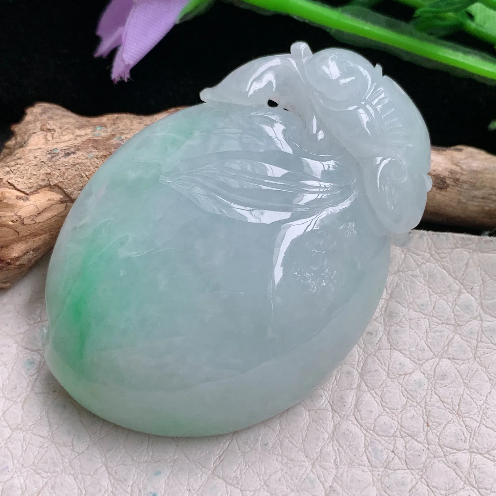 zen实拍51.3*35.5*12.6缅甸翡翠精美飘绿寿桃如意玉 福瓜项坠 玉挂件