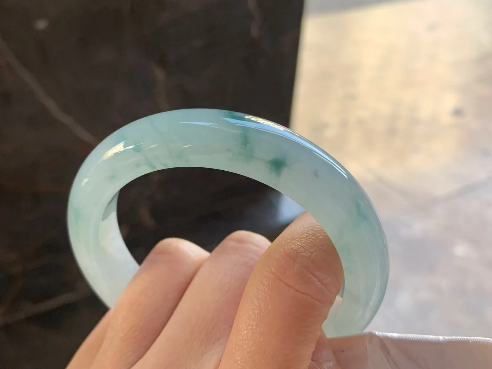 57-12.4-9.4

蓝花手镯^_^飘花灵韵 细腻