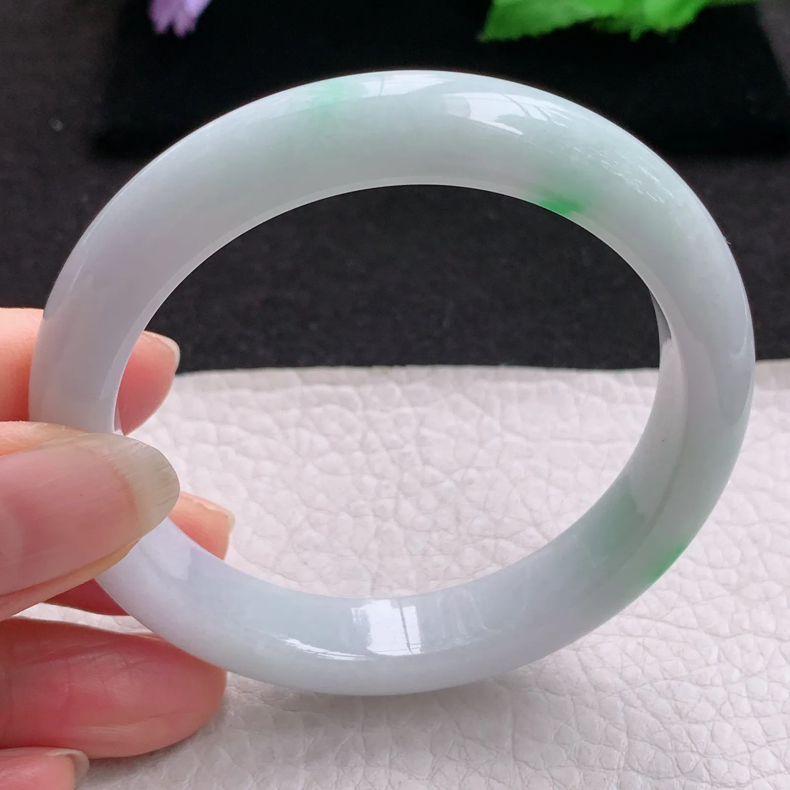 yh自然光55.5*11.3*8.5平安镯 缅甸翡翠a货玉手镯白底青玉手环