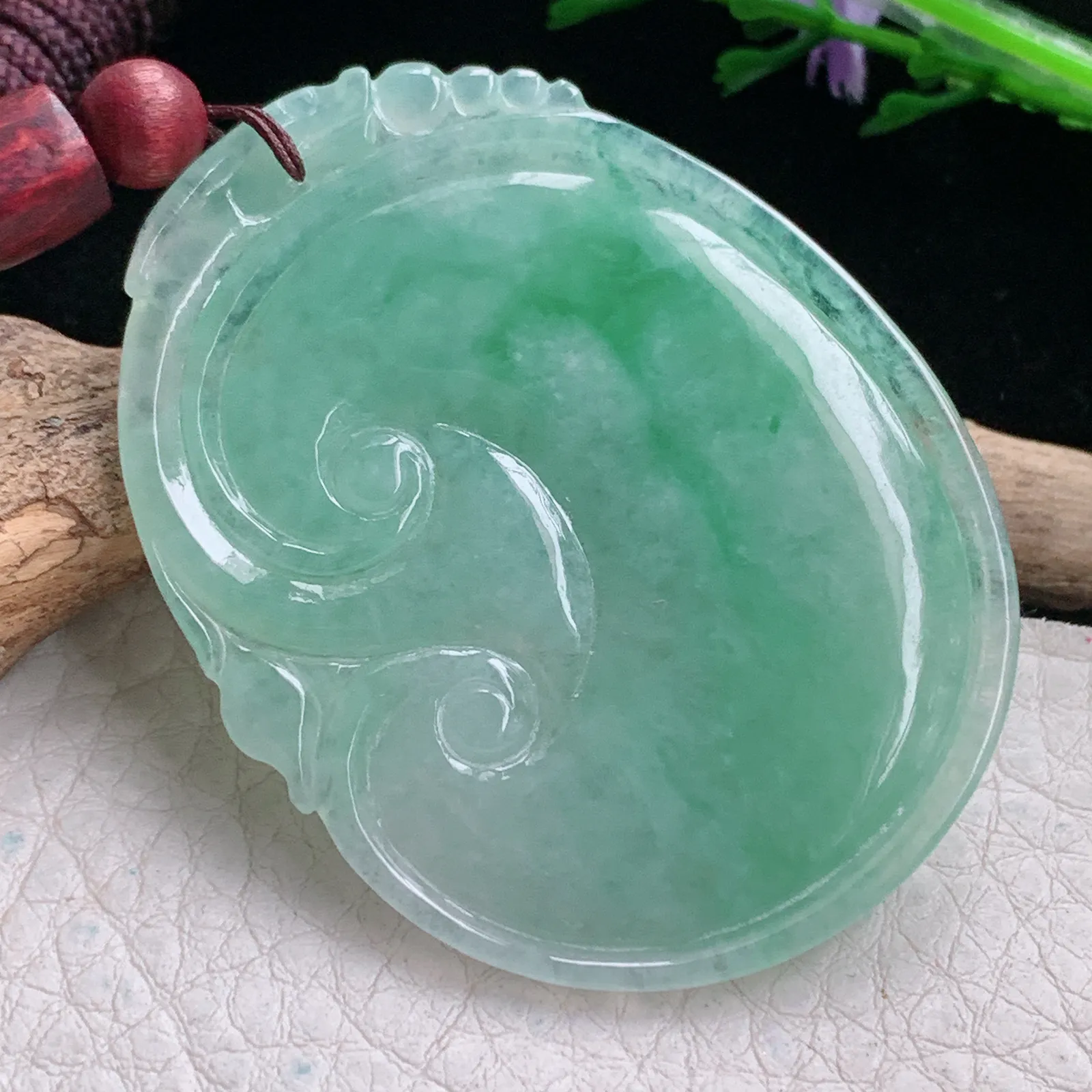 zen实拍53*40.8*5.6缅甸翡翠精美满绿飘花玉如意玉项坠 玉挂件