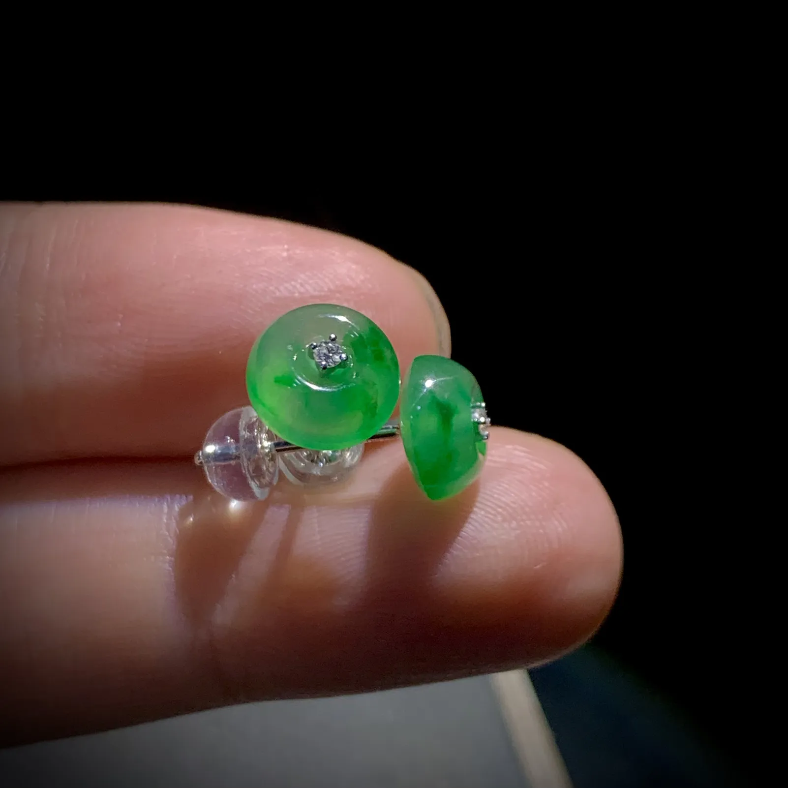 平安扣子耳钉，裸石8.5-4mm，1.62g，
18K金，南非钻，