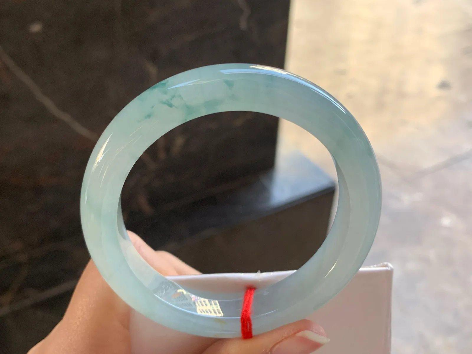 57-12.4-9.4

蓝花手镯^_^飘花灵韵 细腻