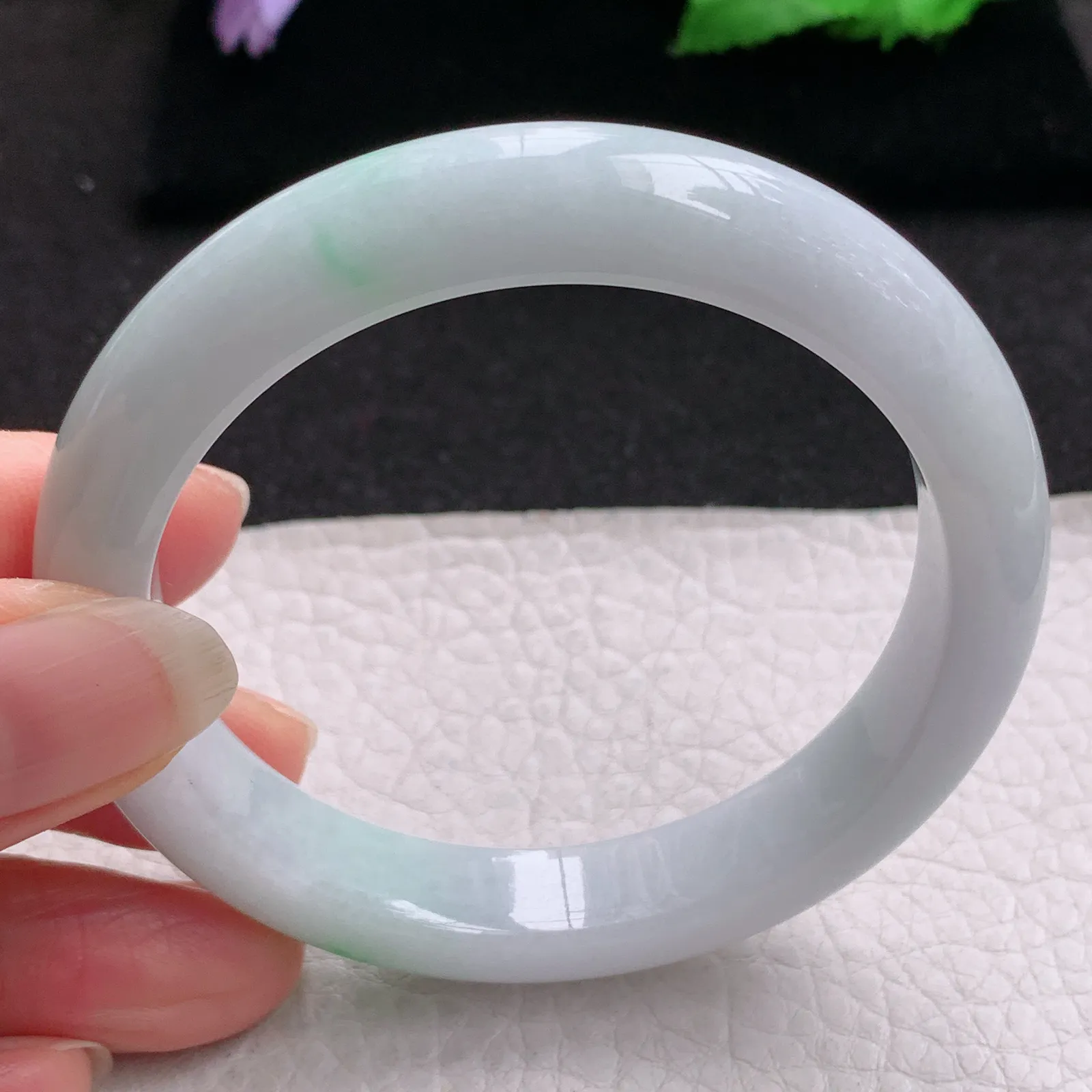 yh自然光55.5*11.3*8.5平安镯 缅甸翡翠a货玉手镯白底青玉手环