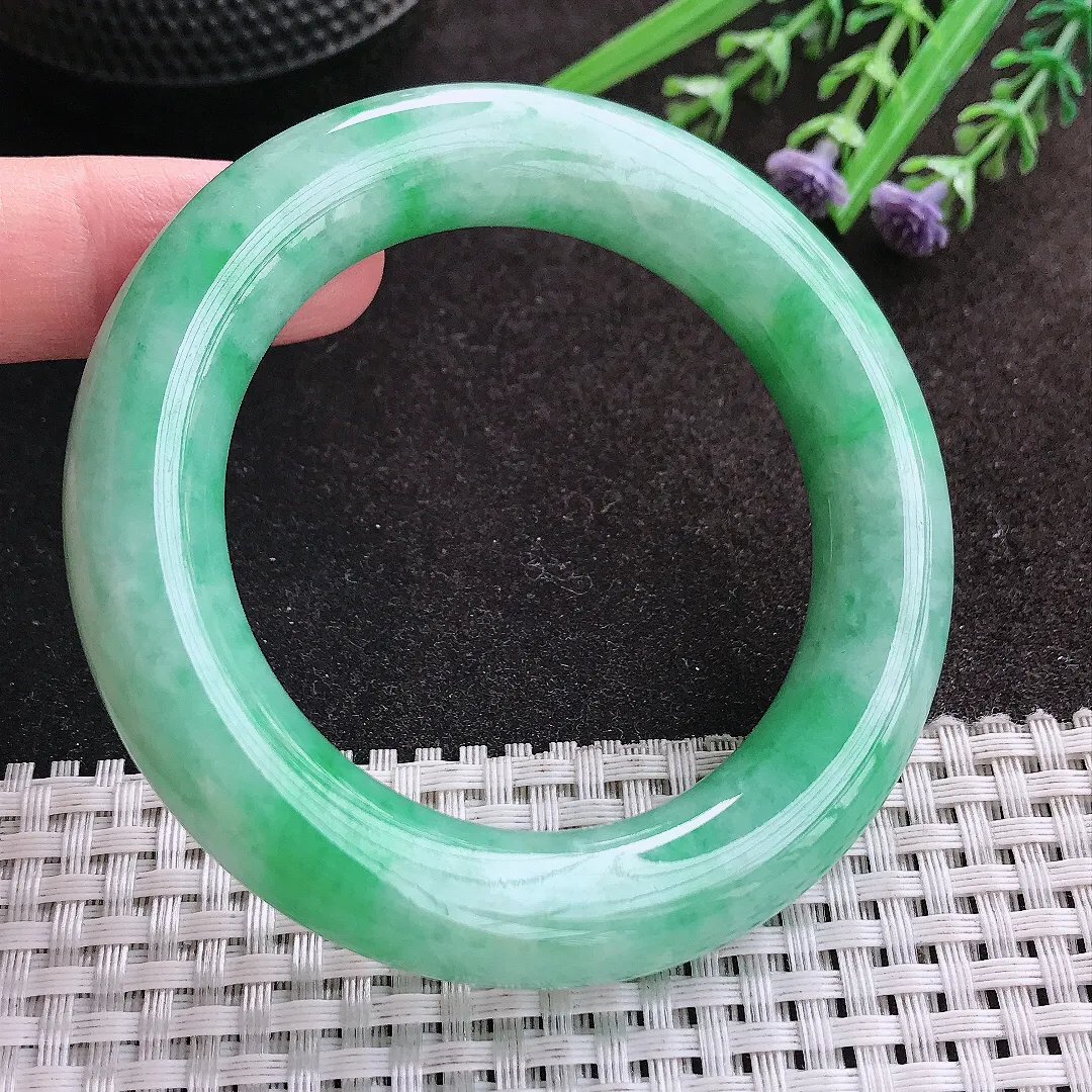 实拍A货翡翠52/12.3老坑精美温润满绿胖圆条手镯翡翠玉镯子