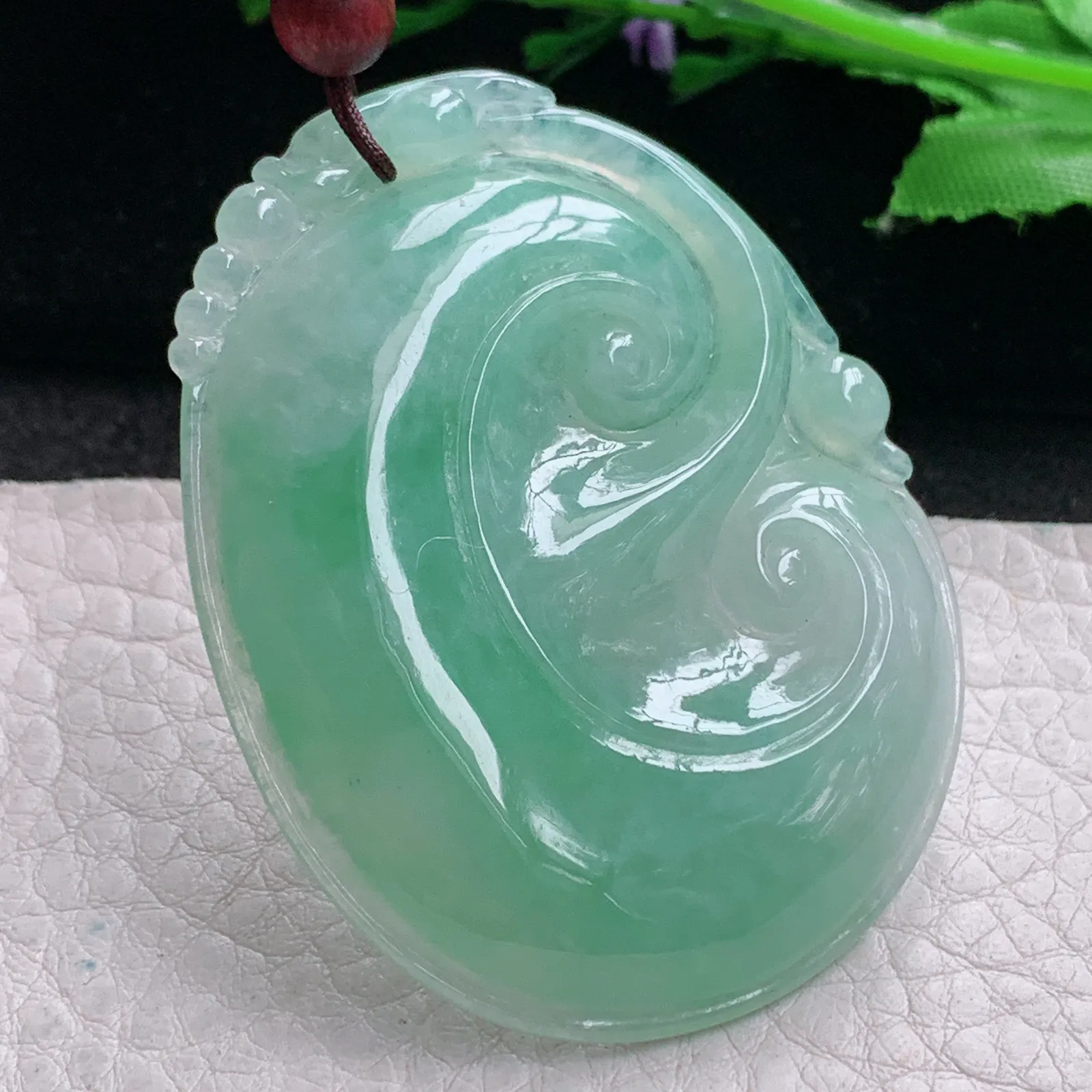 zen实拍53*40.8*5.6缅甸翡翠精美满绿飘花玉如意玉项坠 玉挂件