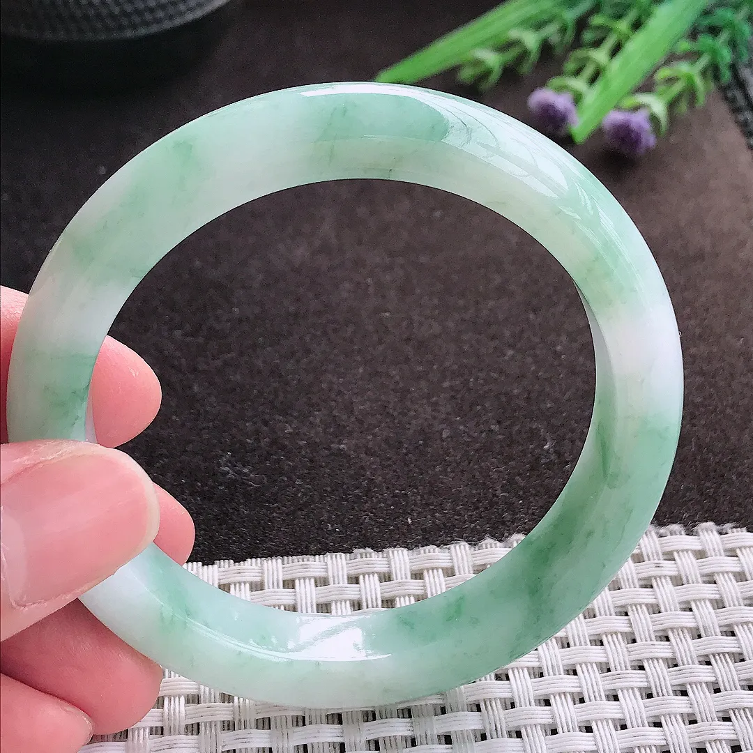 实拍A货翡翠56.5/11.4/8.5老坑冰润飘花手镯宽边玉镯子