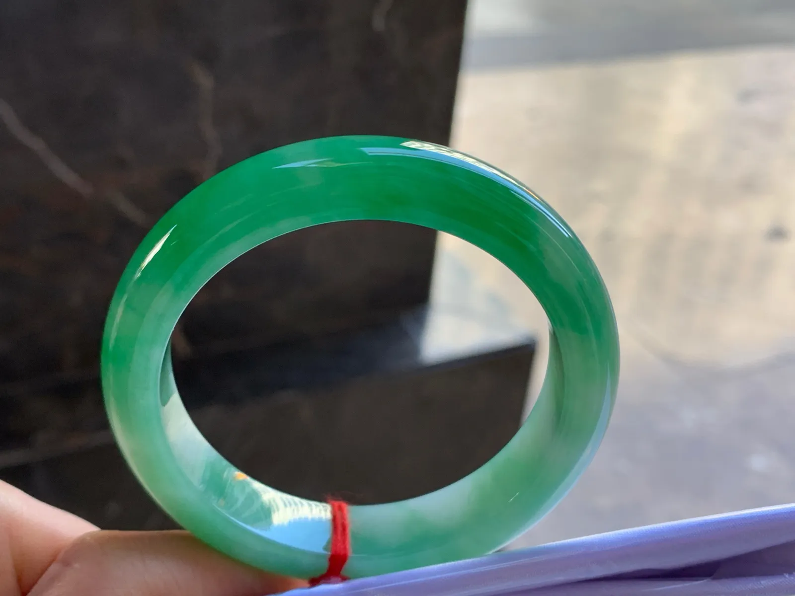 56.5-12.6-9.1

浓绿色手镯^_^颜色鲜艳