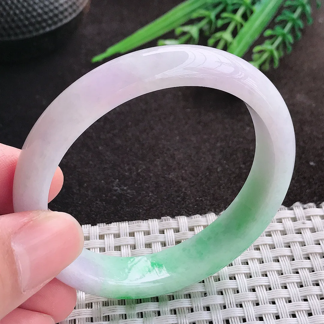 实拍A货翡翠53/47.5/12.1/7.6老坑精美温润飘阳绿贵妃手镯宽边玉镯子