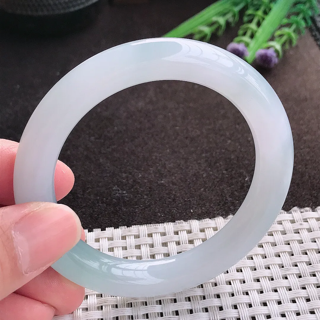 实拍A货翡翠54/10.2/9.9老坑冰胶水灵冰飘花圆条手镯玉镯子