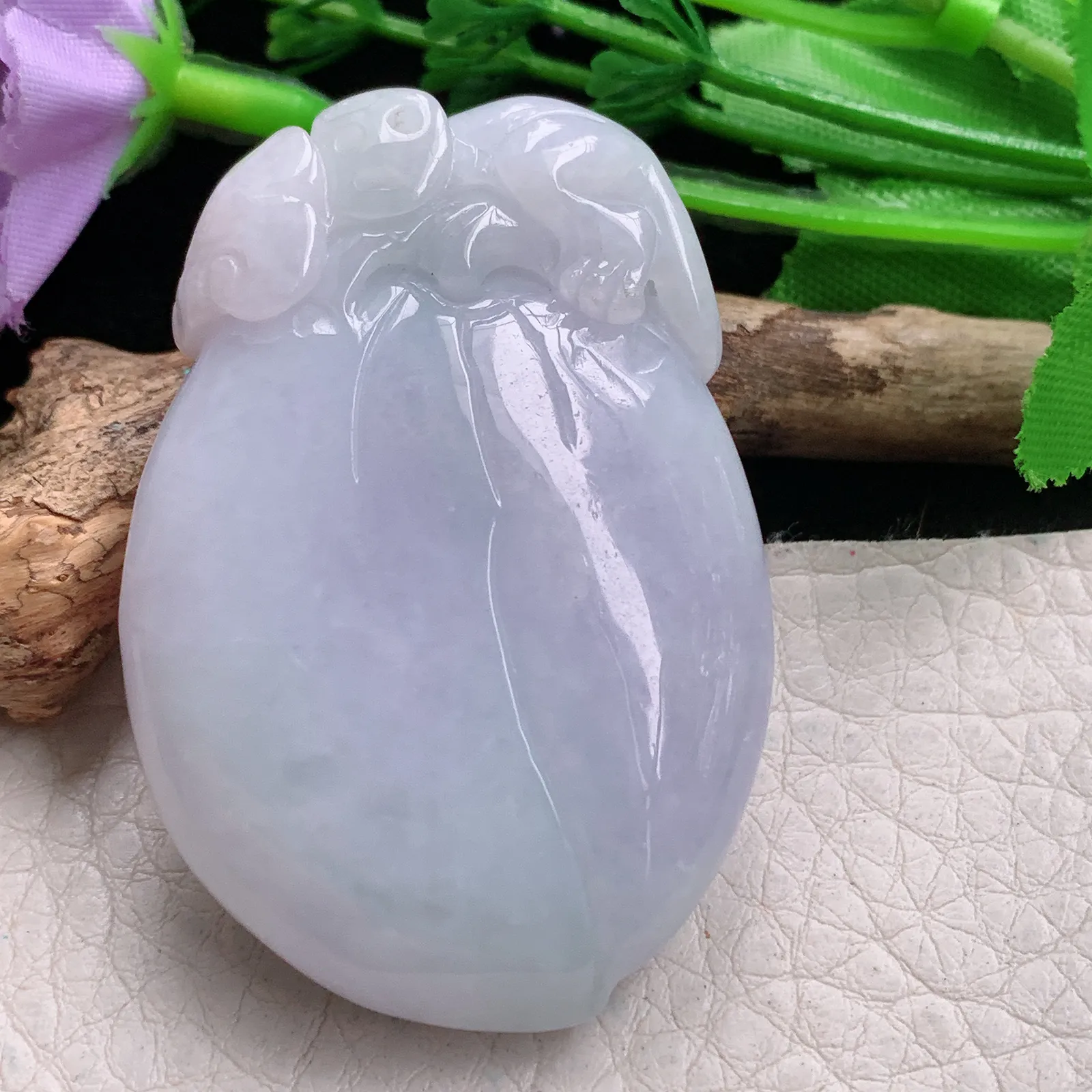 zen实拍51.8*35.8*14.8缅甸翡翠精美春带彩灵猴抱寿桃 福瓜玉项坠 玉挂件