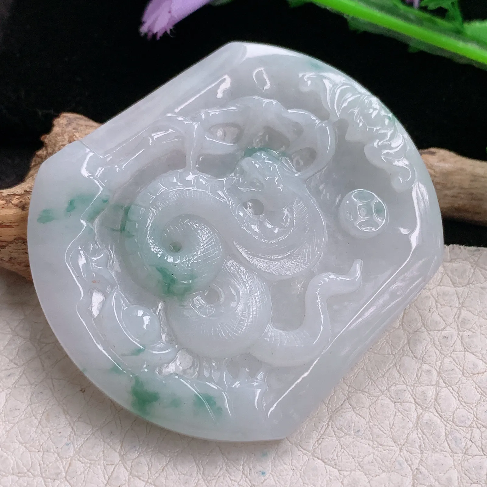 yn实拍53.8*46.5*5.8缅甸翡翠精雕飘花腰缠万贯 生肖蛇玉吊坠 玉挂坠